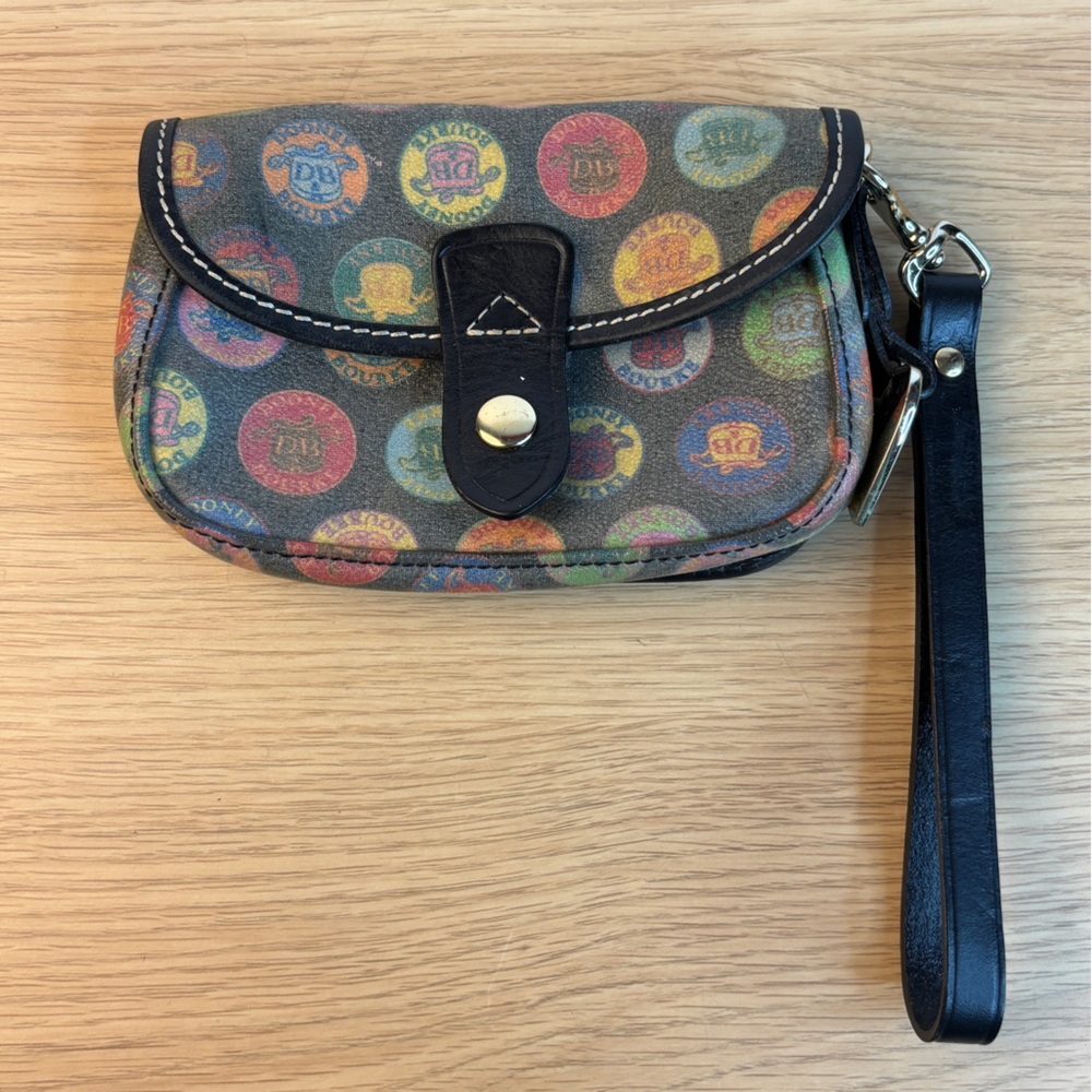 Vintage Y2K Dooney & Bourke‎ Medallion Logo wristlet